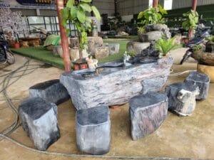 ban ghe da ha noi chuyen ve mot goc san nho trong long pho co