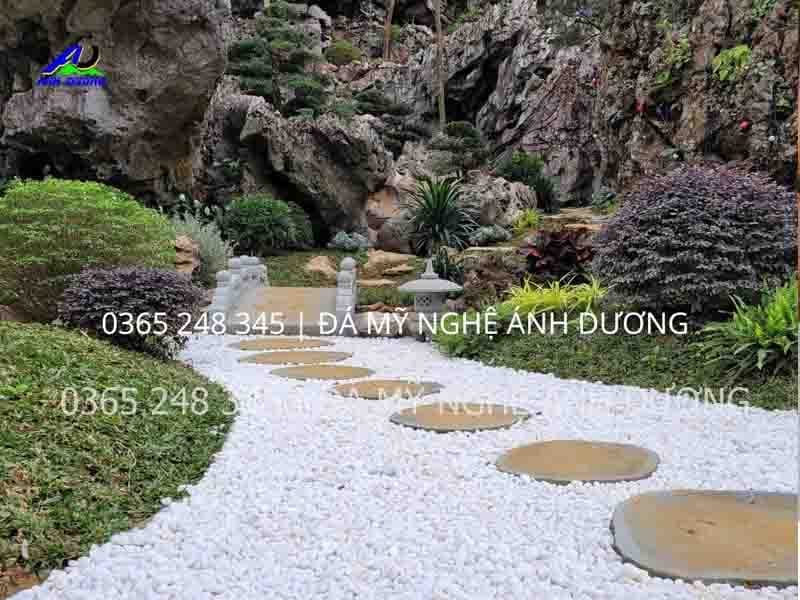 Lối đi với đá bước dạo tròn